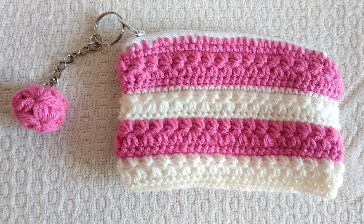 446. Horgolt neszeszer