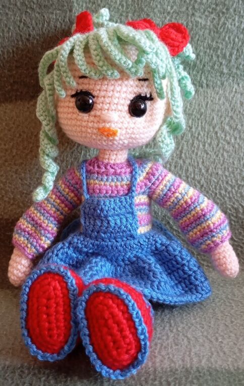 579. Amigurumi baba videóval