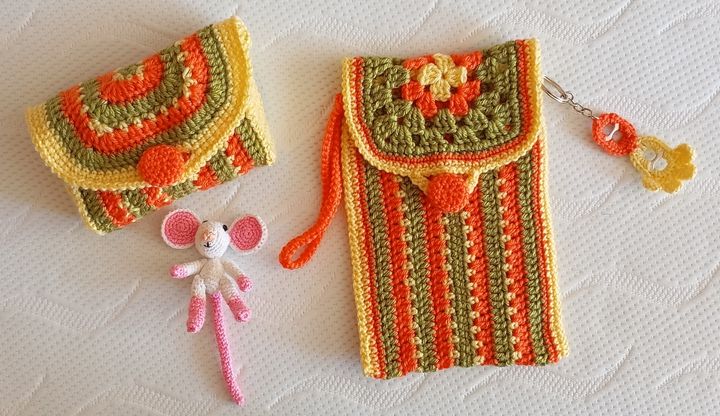 Horgolt telefontok és zsebkendőtartó