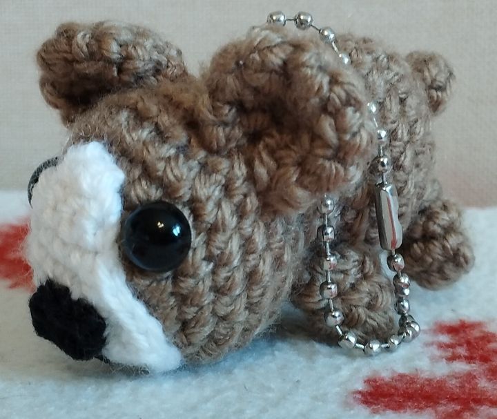 772. Amigurumi kulcstartó kutya