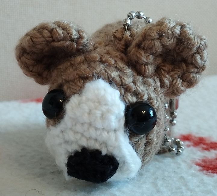 Amigurumi kulcstartó kutya
