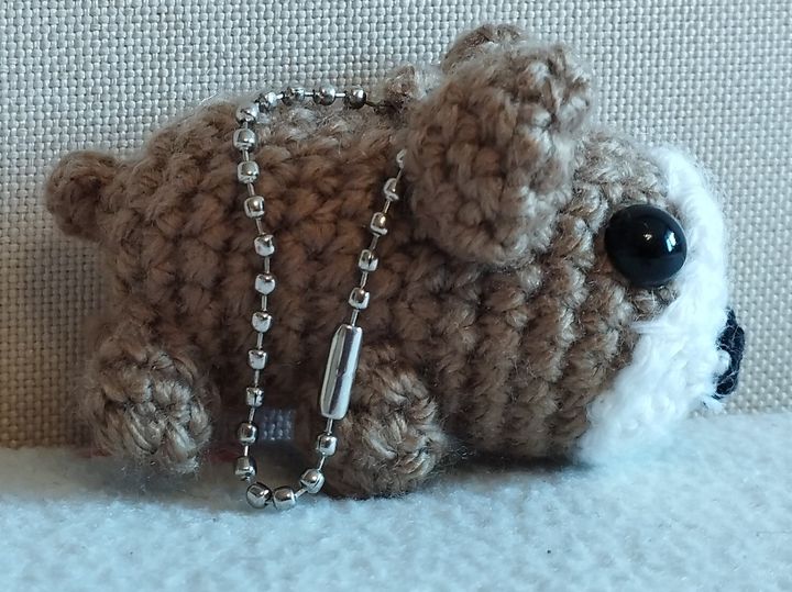 Amigurumi kulcstartó kutya