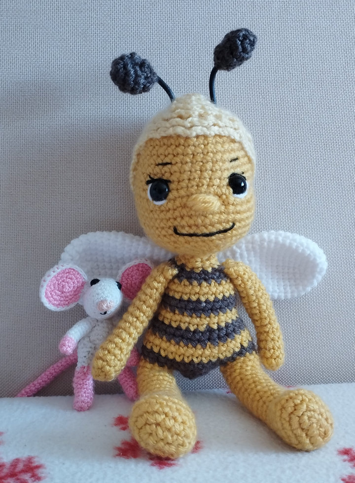 Amigurumi Maja, a méhecske