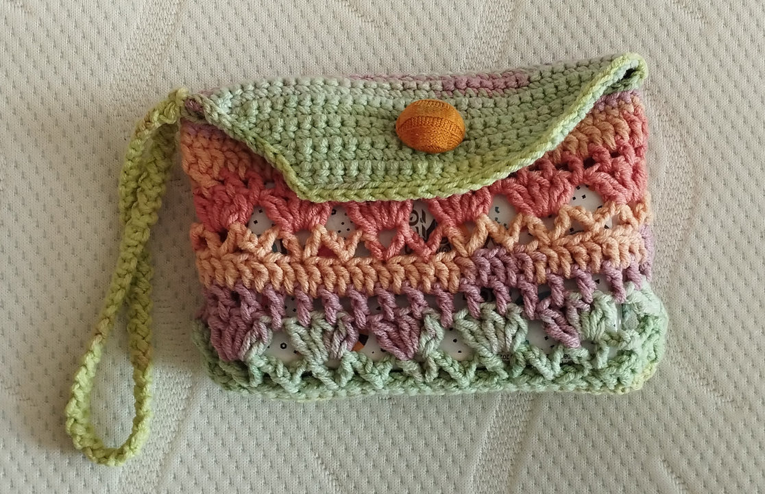 790. Horgolt zsebkendőtartó videóval