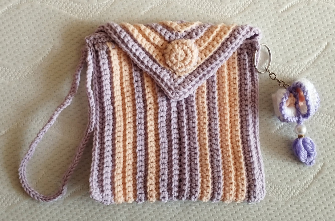 795. Horgolt kulcstartós neszeszer videóval