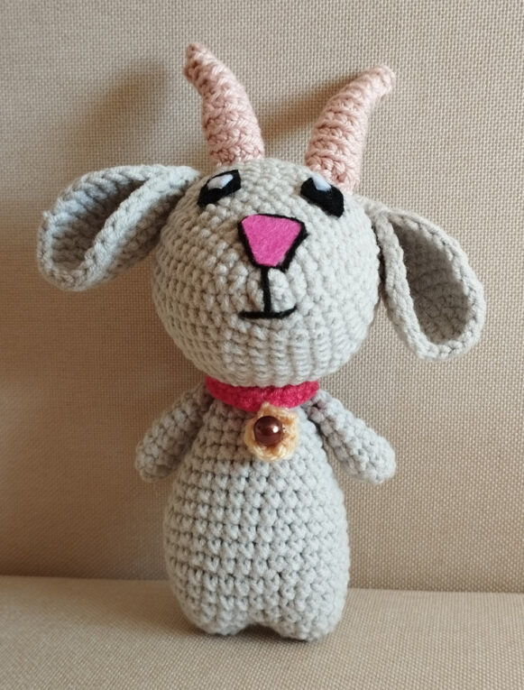 830. Amigurumi kulcstartó kecske leírással