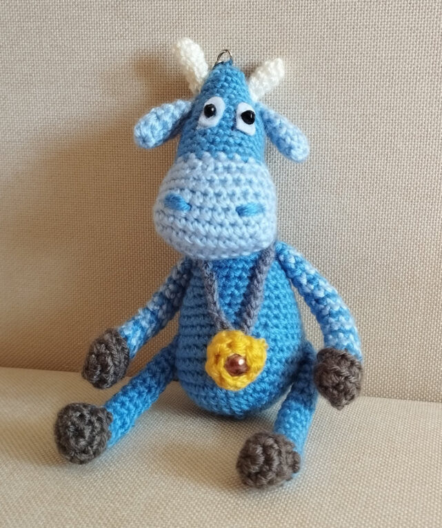 832. Amigurumi kulcstartó tehén videóval