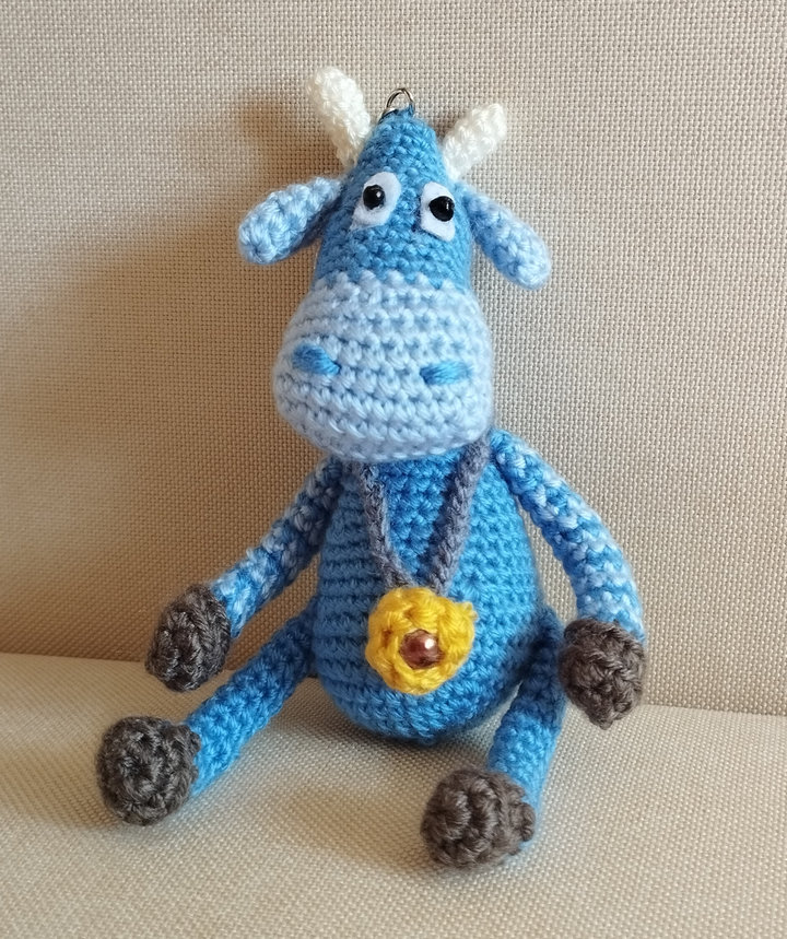 Amigurumi kulcstartó tehén