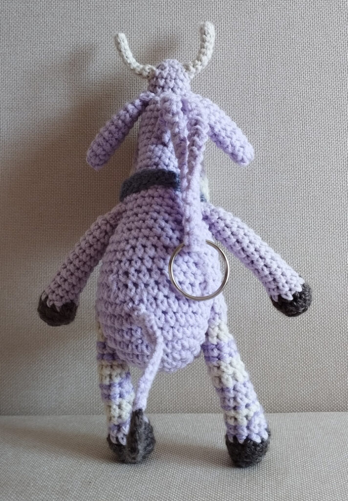 Amigurumi táskadísz tehén
