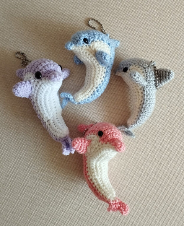 833. Amigurumi kulcstartó delfin videóval