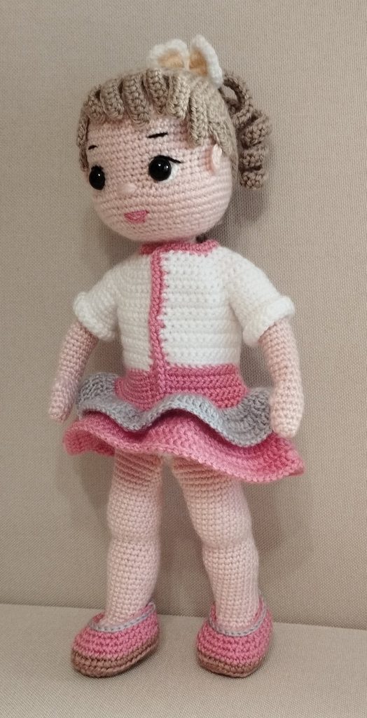 Amigurumi baba ruhatárral