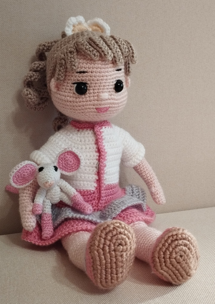 Amigurumi baba ruhatárral