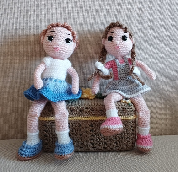 842. Amigurumi babák