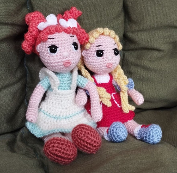 844. Amigurumi babák