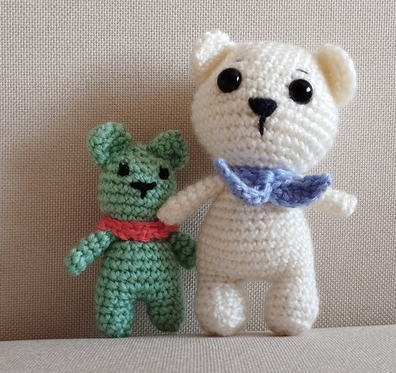 848. Amigurumi medvék