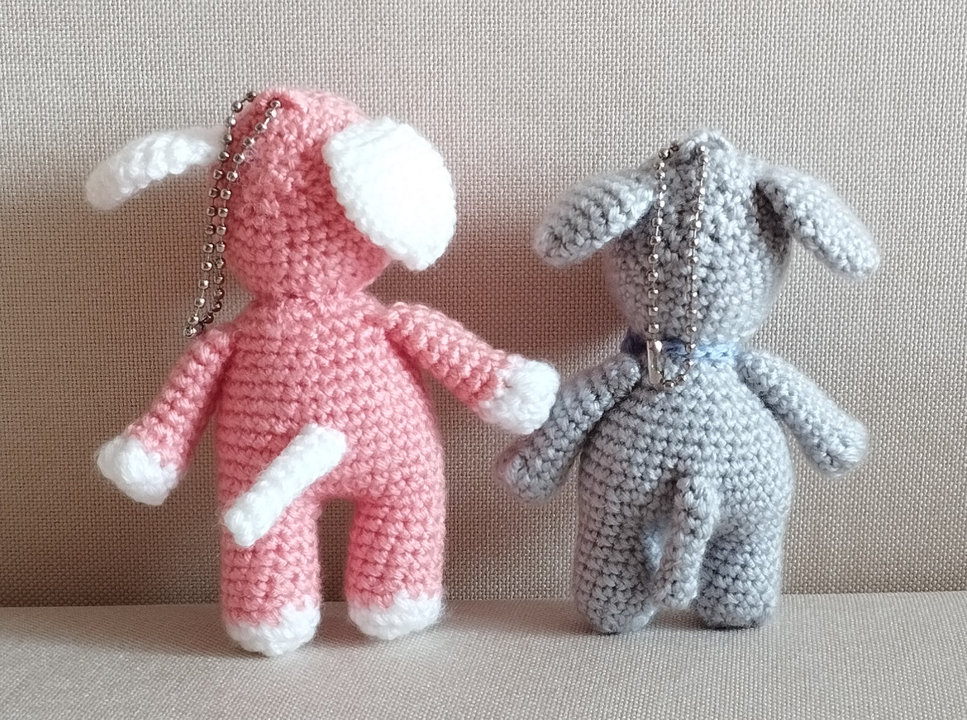 Amigurumi kulcstartó kutya