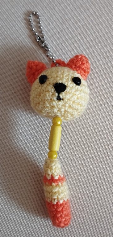 852. Amigurumi kulcstartó videóval